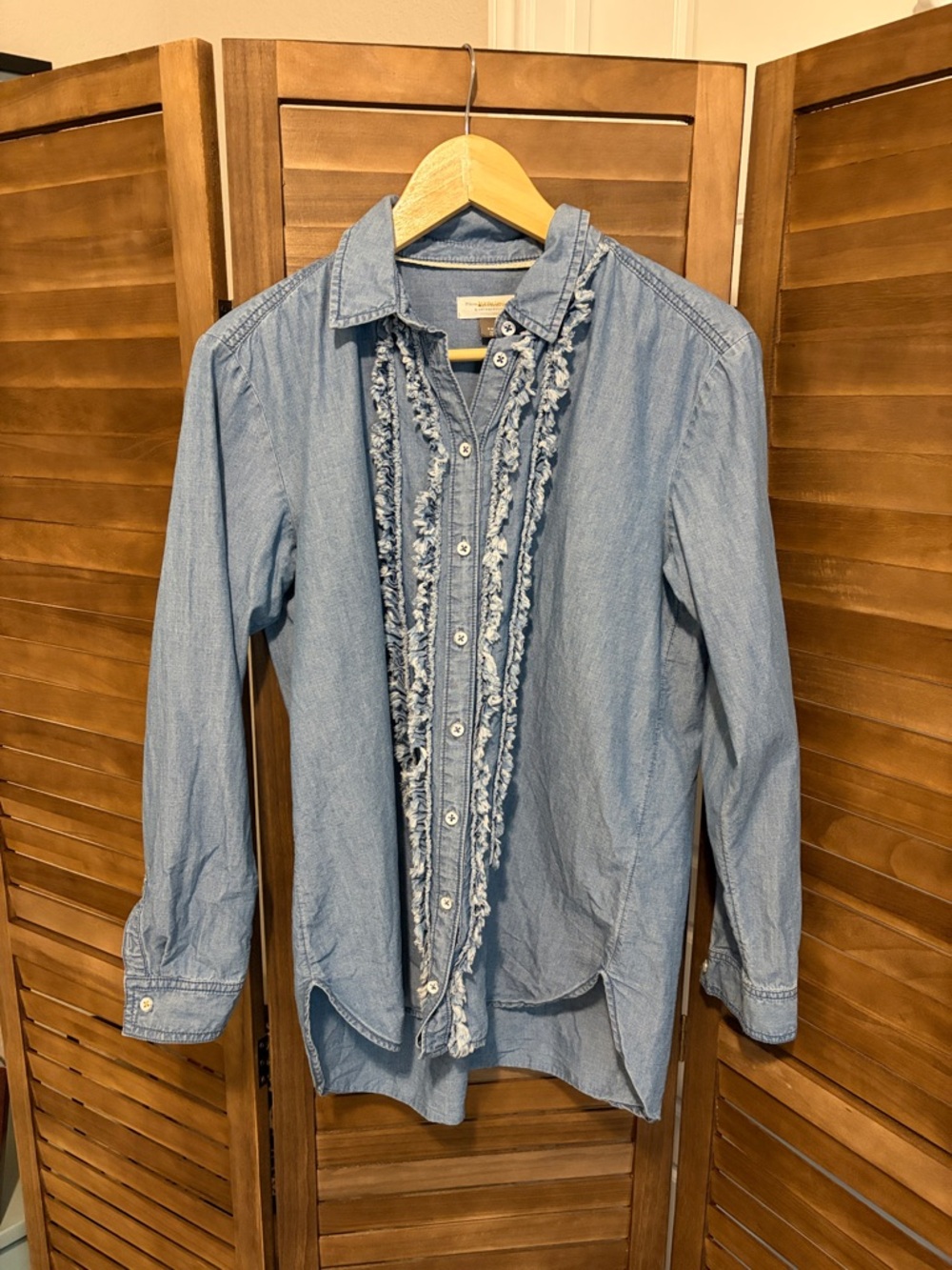 Pilcro Light Blue Chambray Button-Front Shirt